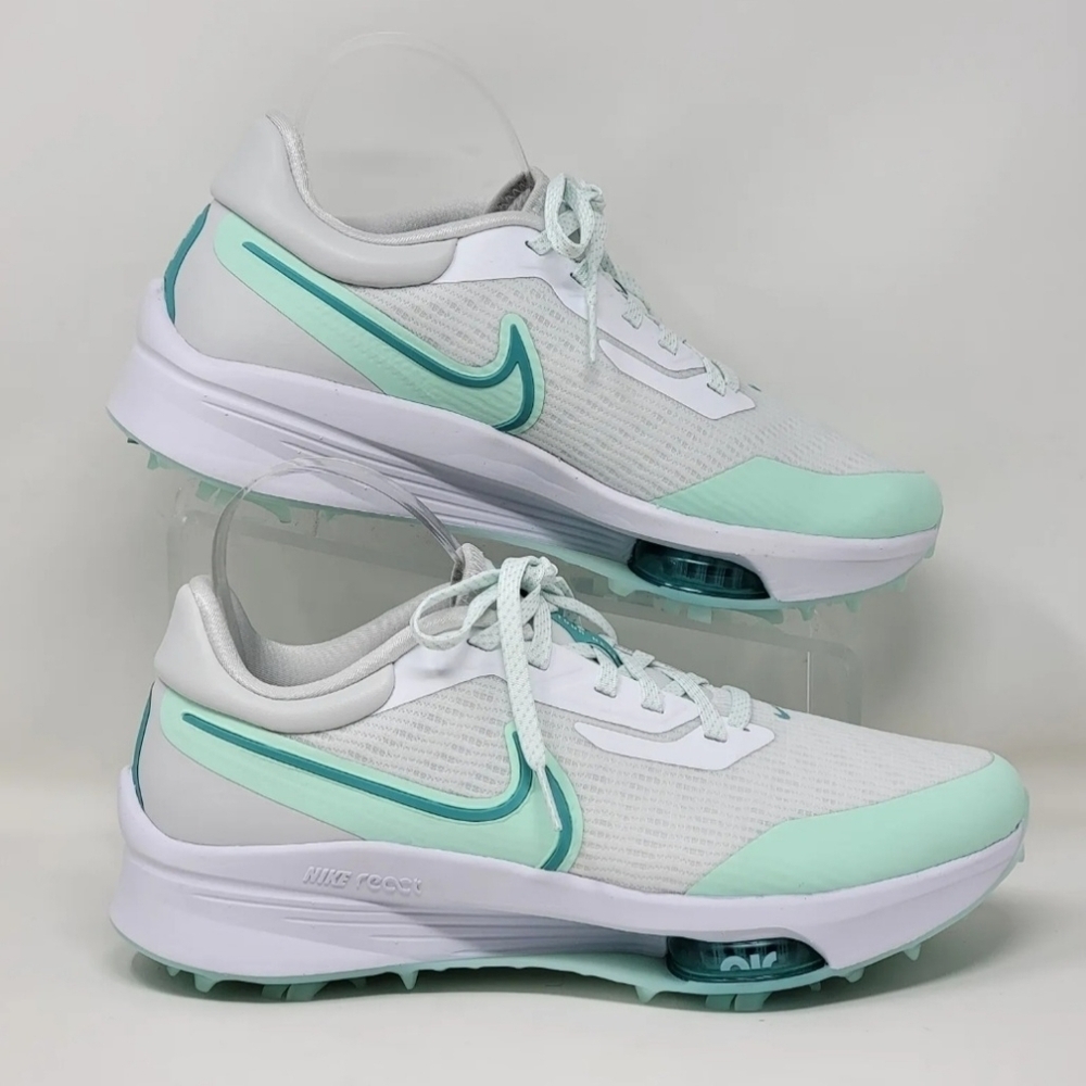 Nike Athletic Shoes White and Mint